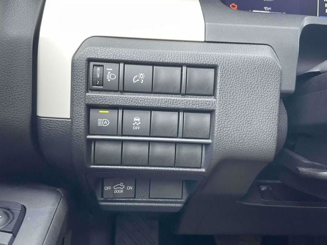 Used 2024 Toyota Tacoma TRD Off-Road AWD/4WD image 21