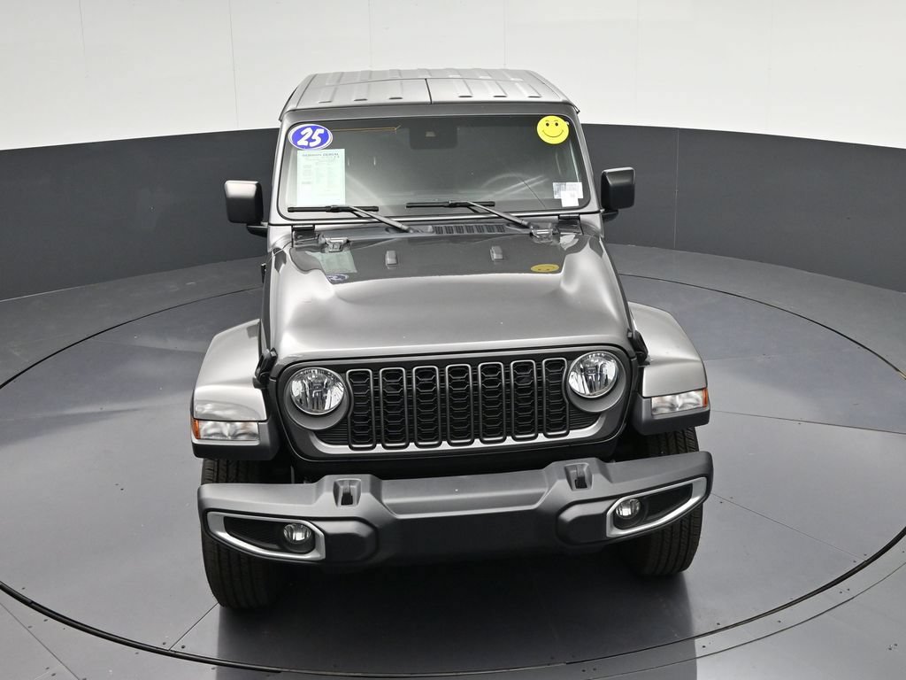 Used 2025 Jeep Gladiator Sport AWD/4WD image 22