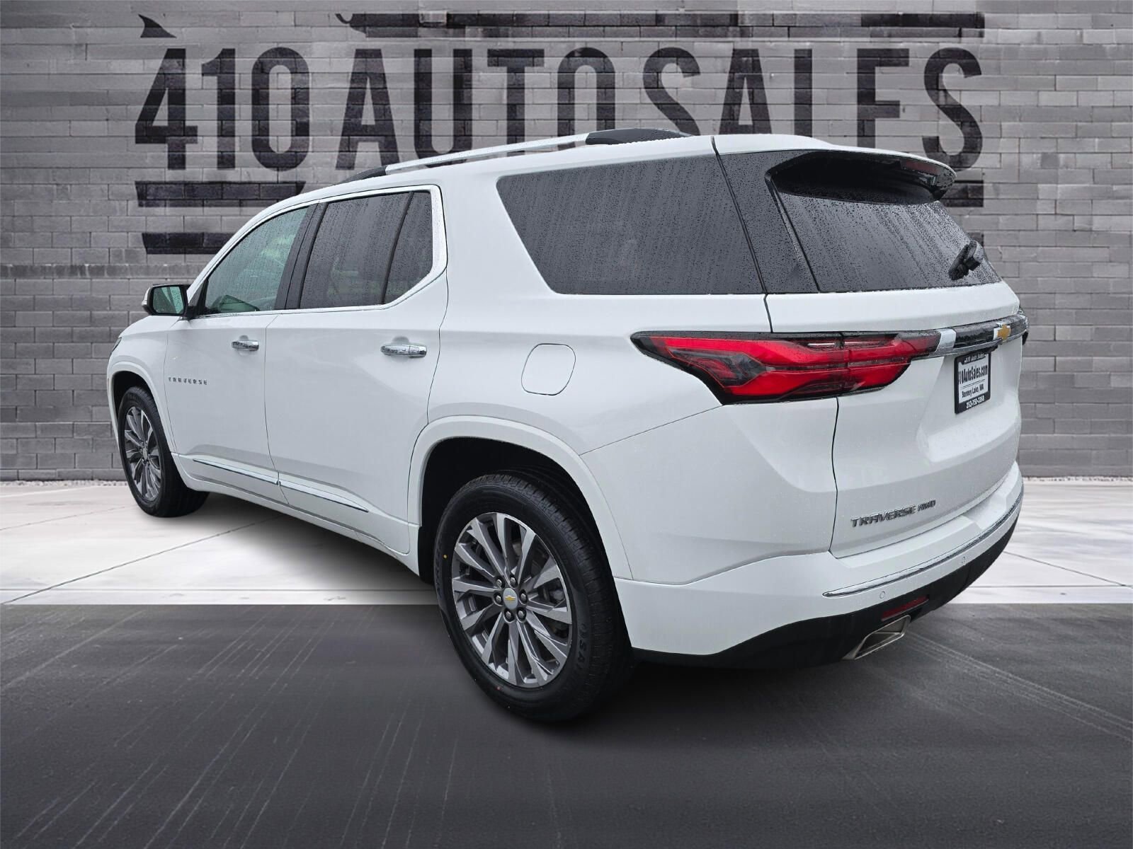 Used 2023 Chevrolet Traverse Premier AWD/4WD image 8