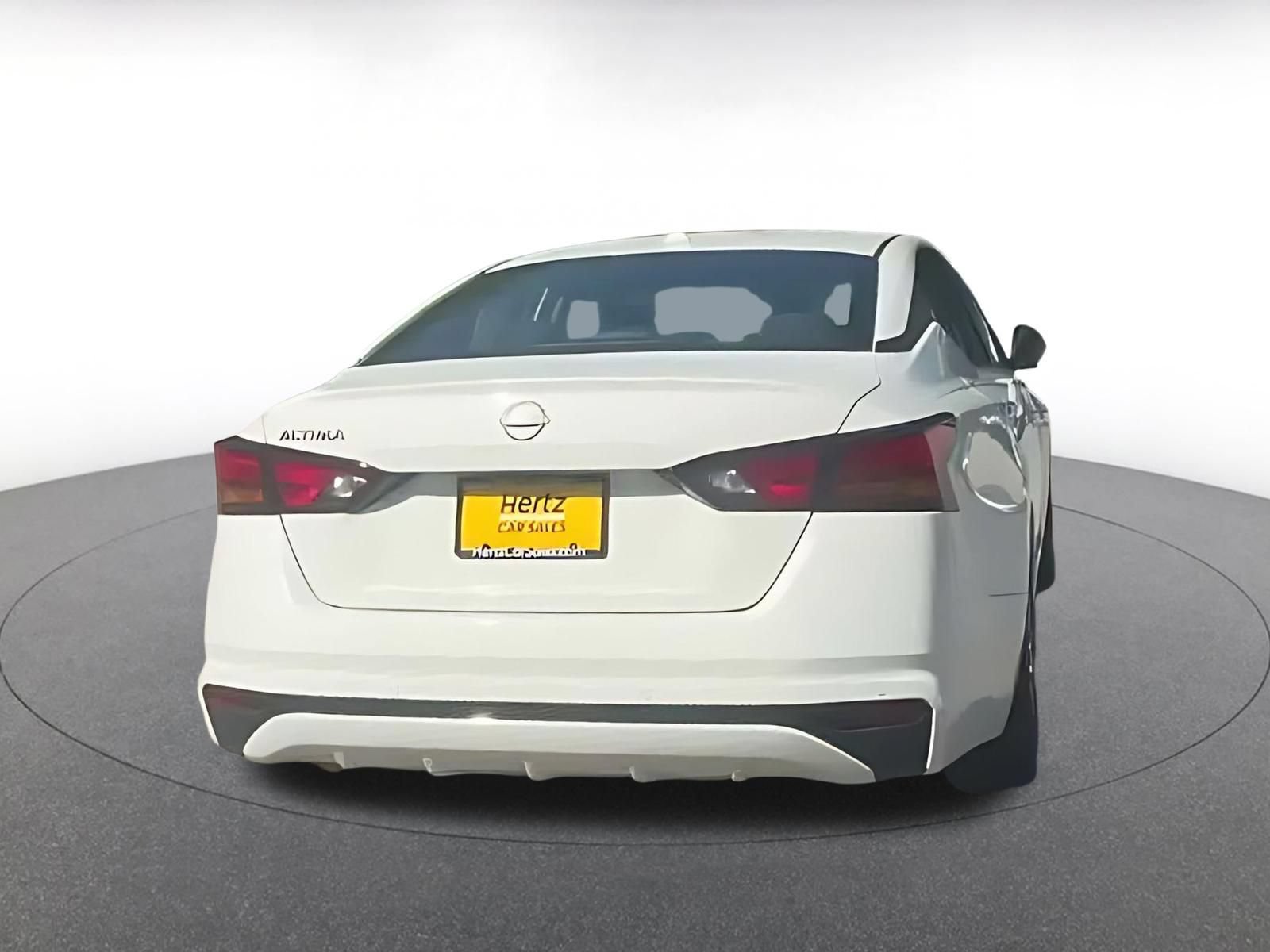 Used 2025 Nissan Altima 2.5 SV FWD image 14