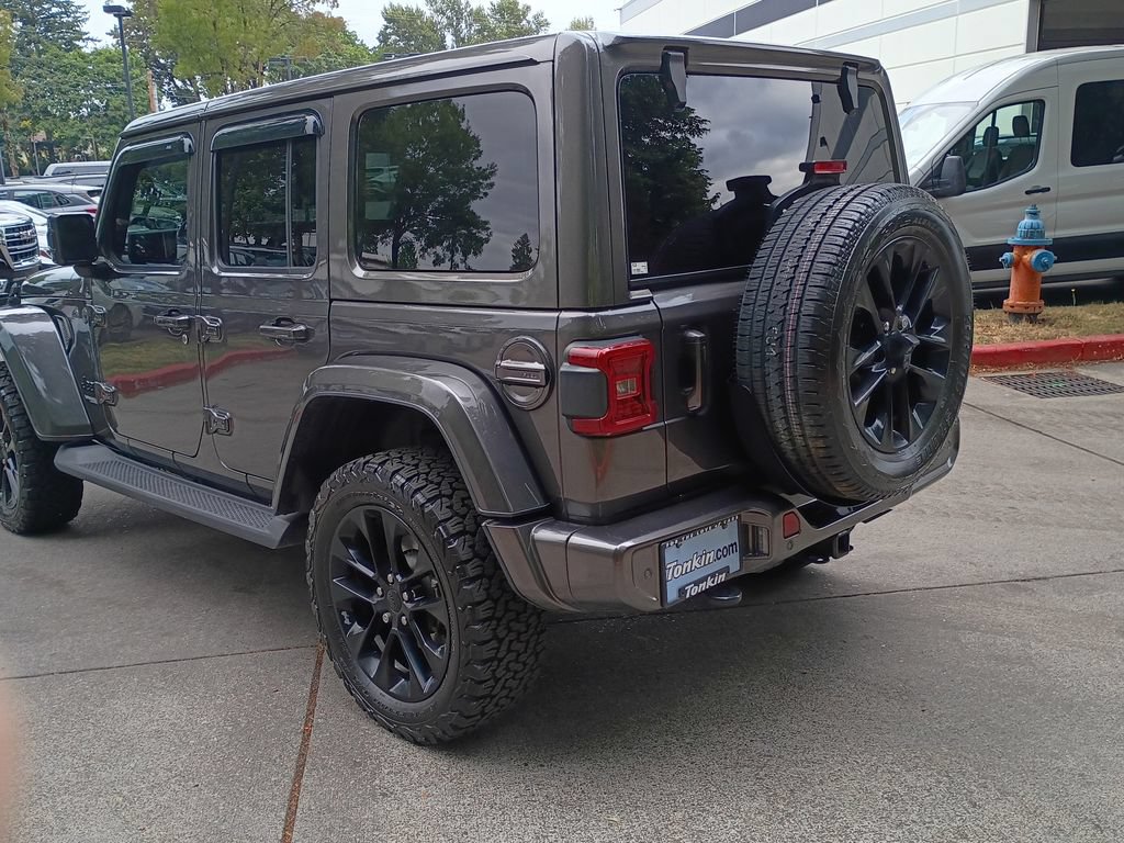 Used 2021 Jeep Wrangler Unlimited Sahara AWD/4WD image 6