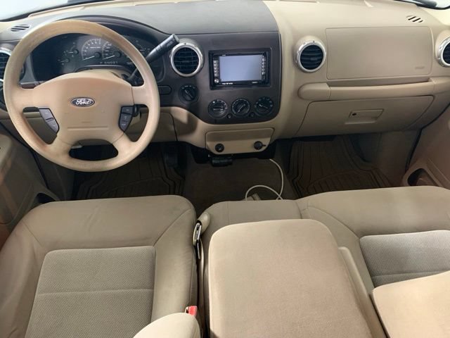 Used 2003 Ford Expedition XLT AWD/4WD image 2