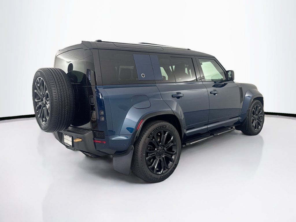 New 2026 Land Rover Defender 110 OCTA AWD/4WD image 5