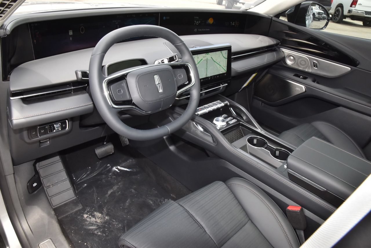 New 2026 Lincoln Nautilus Reserve AWD/4WD image 36