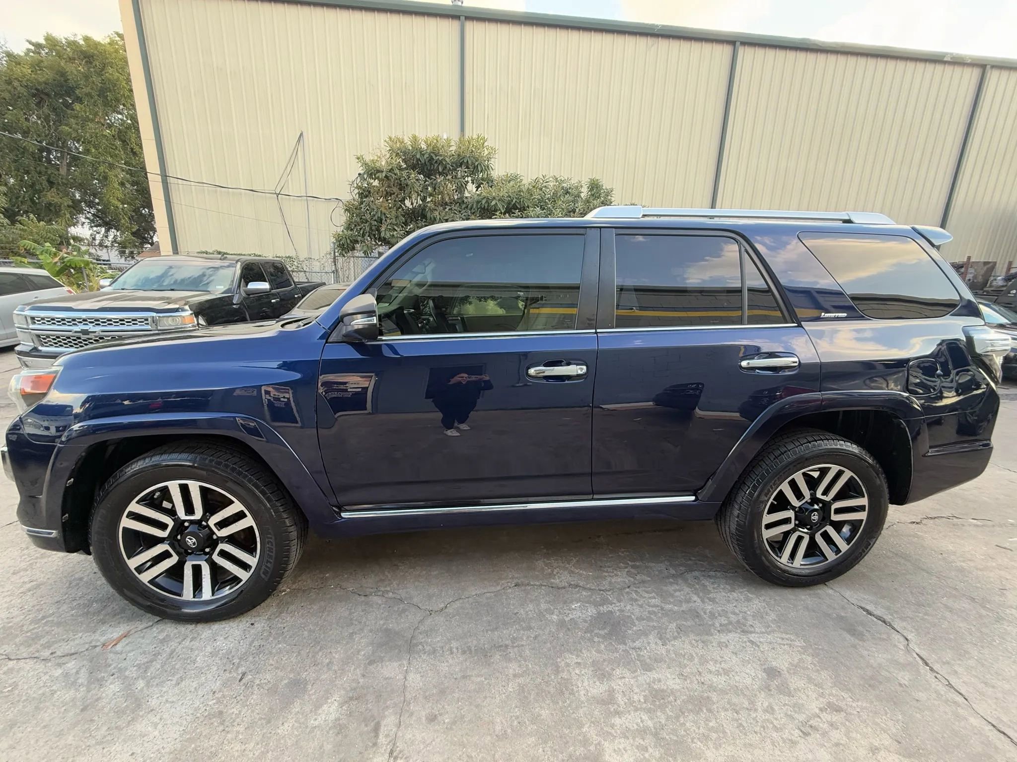 Used 2014 Toyota 4Runner Limited image 4