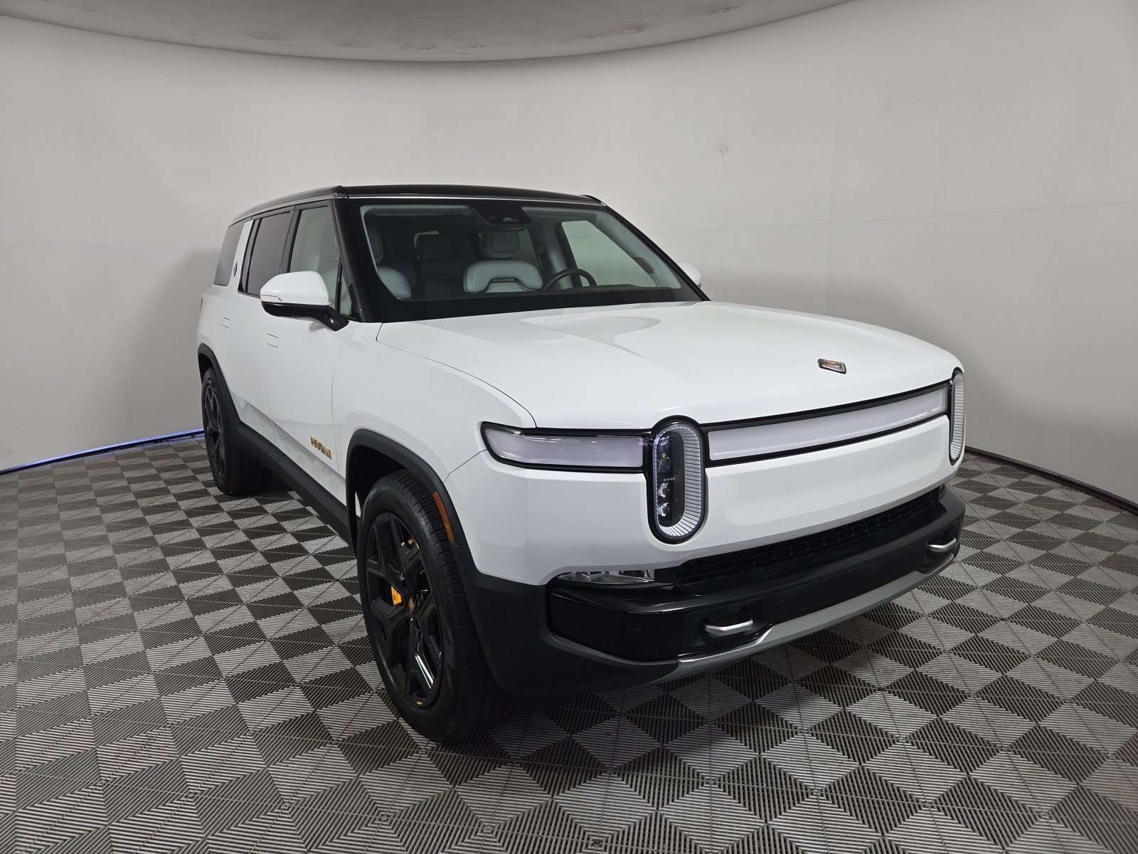 Used 2023 Rivian R1S Launch Edition AWD/4WD image 7