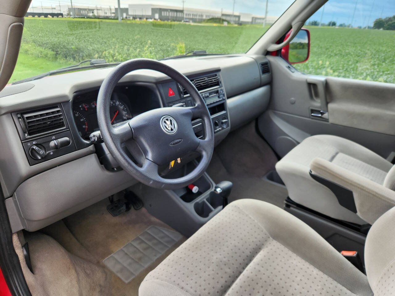 Used 2002 Volkswagen Eurovan MV FWD image 14