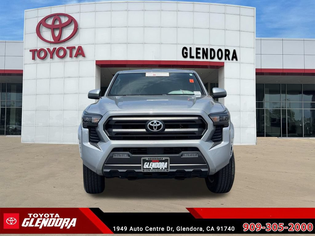 Certified 2025 Toyota Tacoma SR5 AWD/4WD image 3