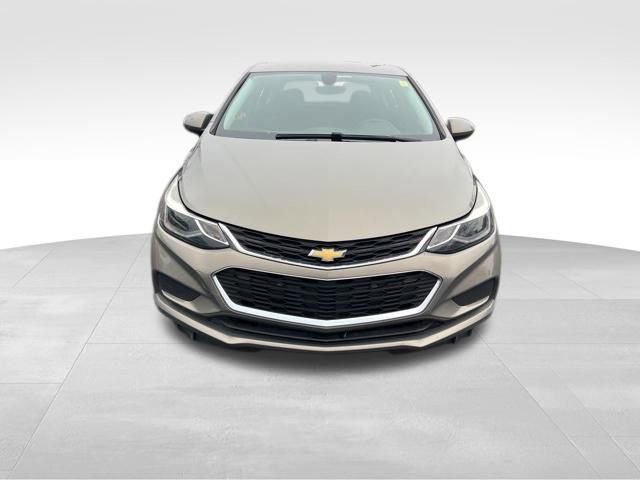 Used 2018 Chevrolet Cruze LT image 2