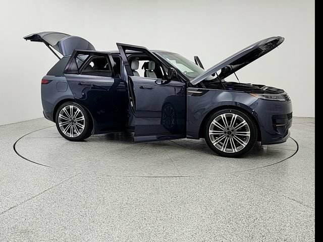 New 2026 Land Rover Range Rover Sport Dynamic SE AWD/4WD image 10