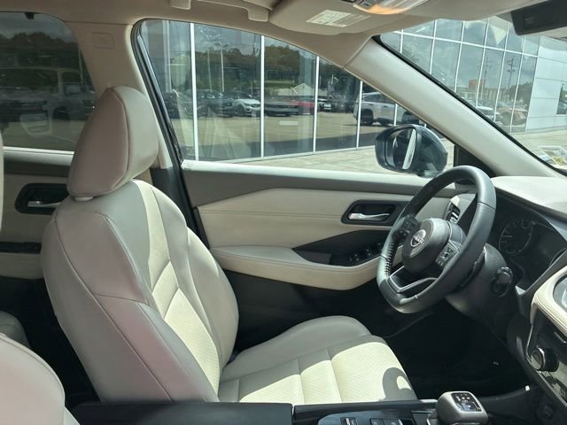Used 2024 Nissan Rogue SV w/ SV Premium Package FWD image 10