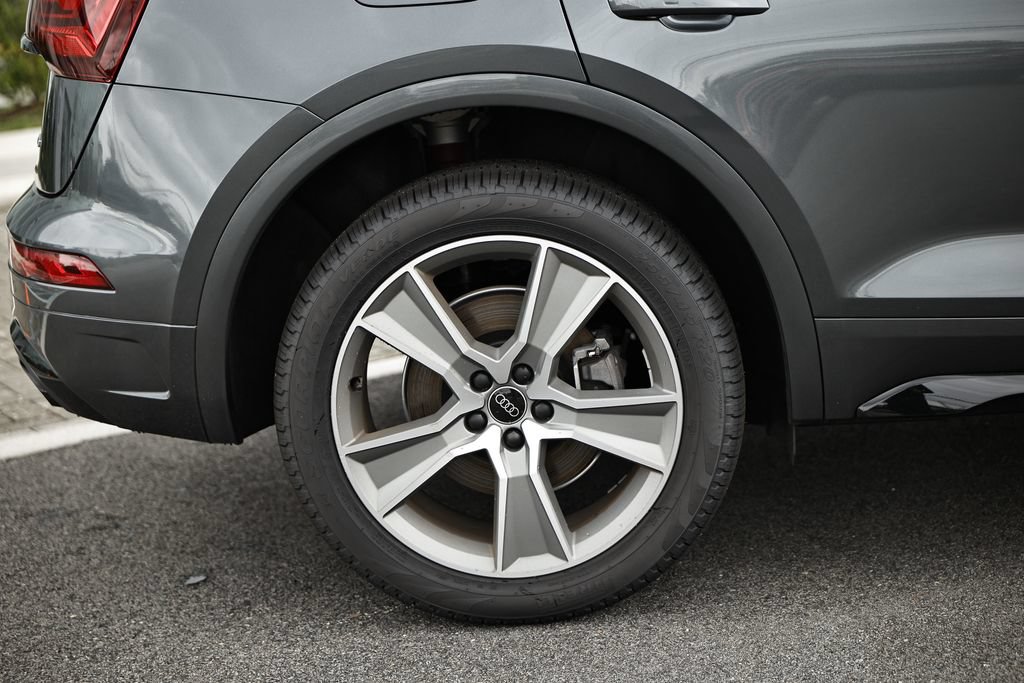 Used 2025 Audi Q5 Premium Plus w/ Premium Plus AWD/4WD image 6