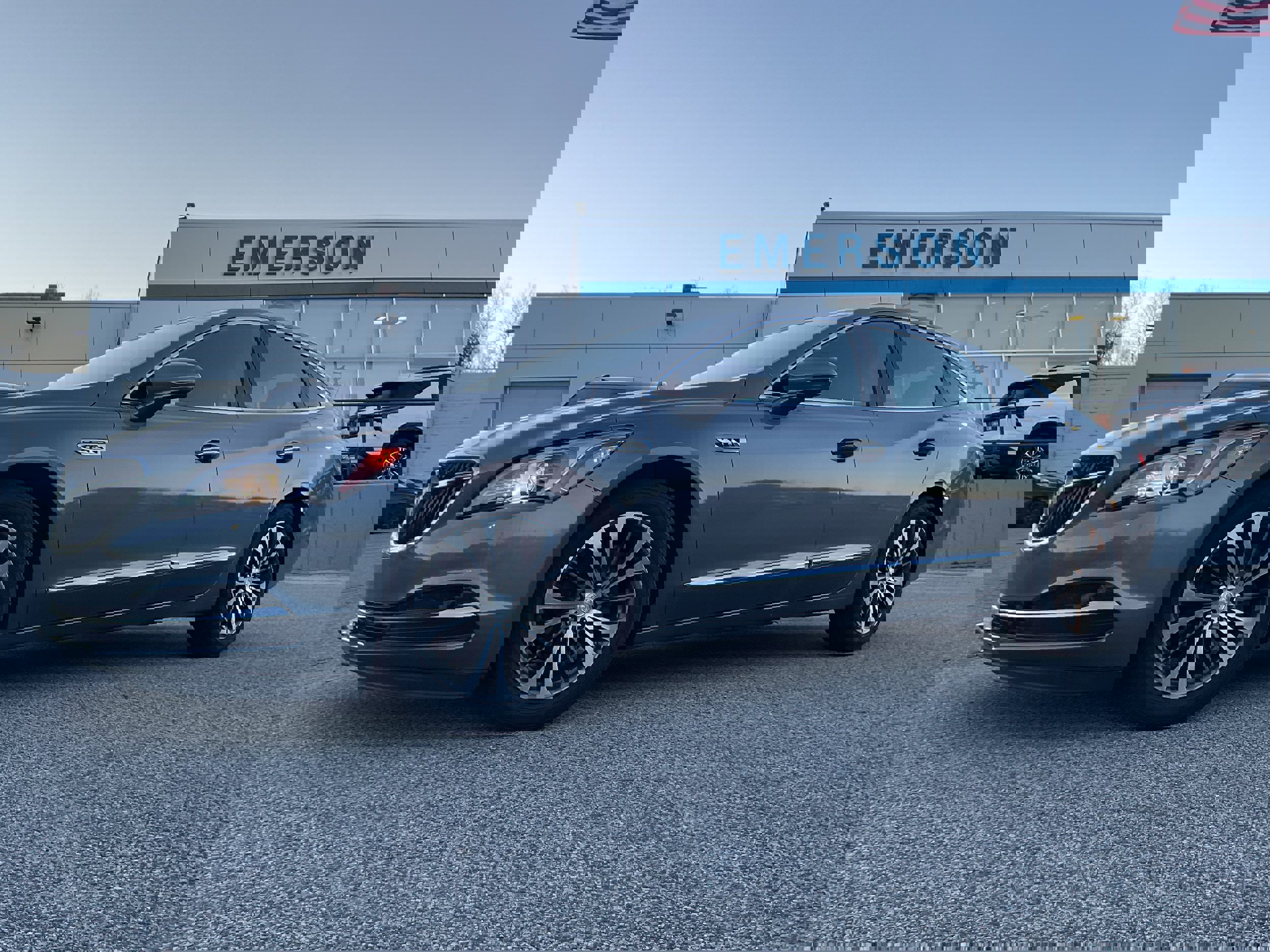 Used 2018 Buick LaCrosse Essence image 9