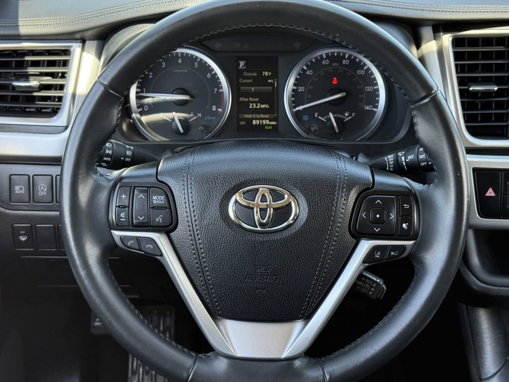 Used 2019 Toyota Highlander SE image 13