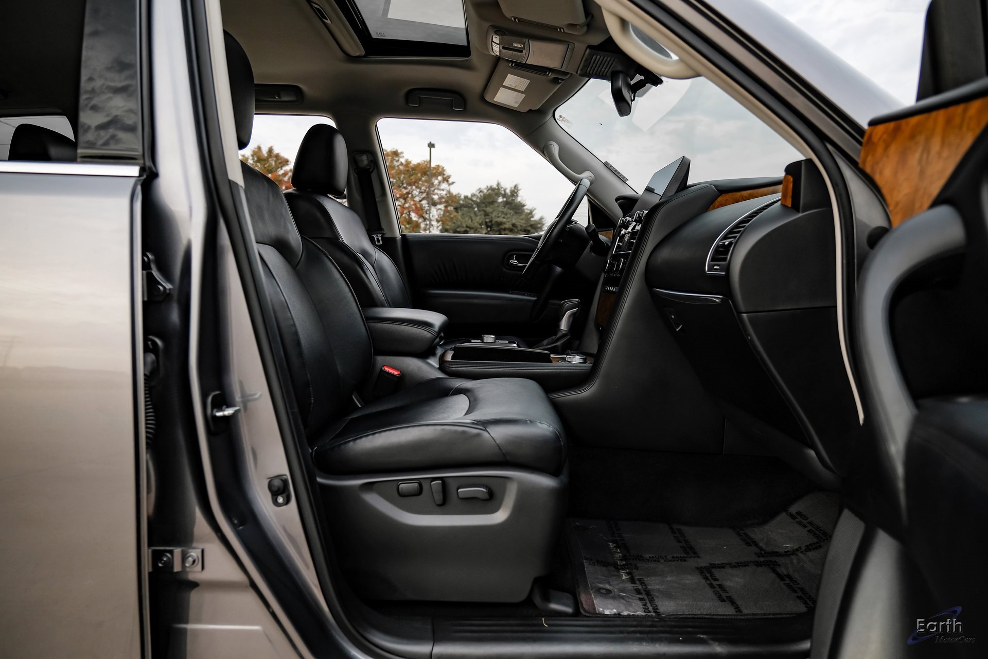 Used 2021 Nissan Armada SL w/ Captain's Chairs Package image 43