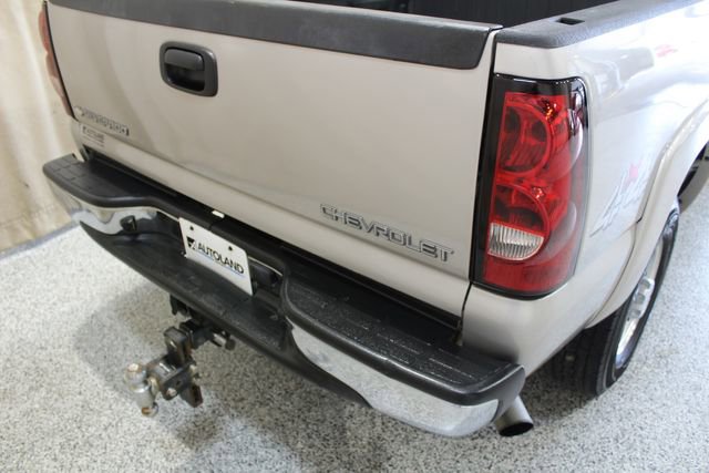 Used 2004 Chevrolet Silverado 2500 LS w/ Heavy-Duty Power Package image 11