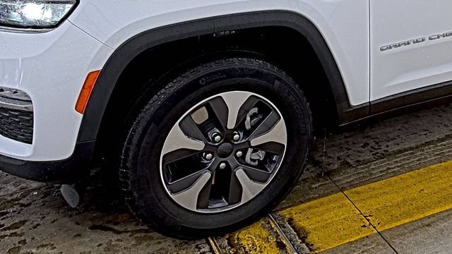 Used 2022 Jeep Grand Cherokee Limited 4xe AWD/4WD image 11