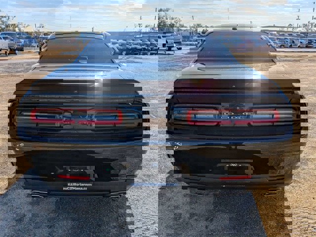 Used 2023 Dodge Challenger SXT image 5