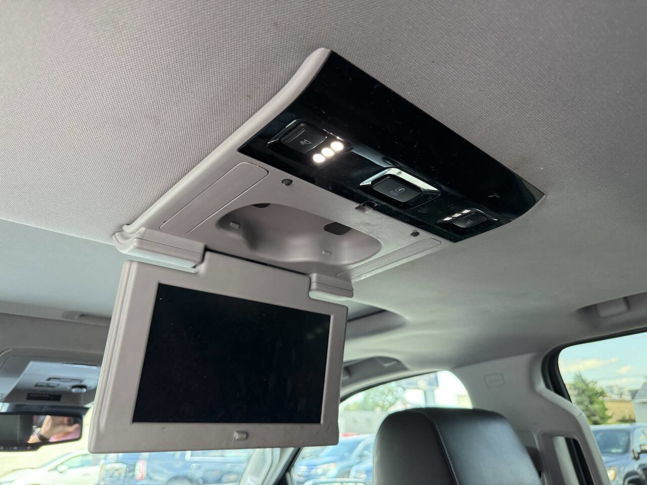 Used 2017 Chevrolet Suburban Premier image 13