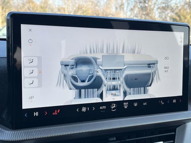 Used 2025 Ford Explorer Active image 37