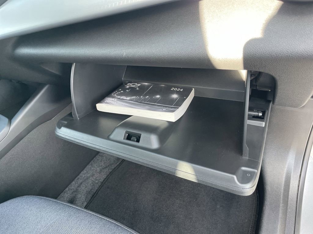 Used 2024 Chevrolet Trax LS w/ Driver Confidence Package image 31