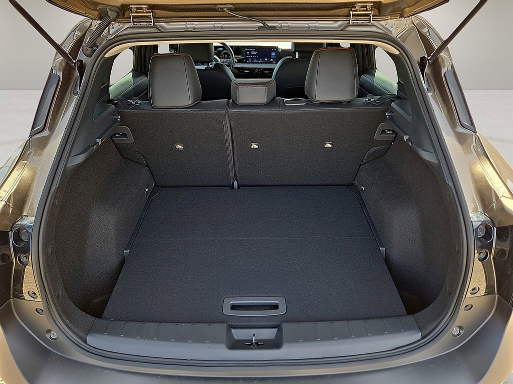 Used 2026 Nissan Kicks SR image 14