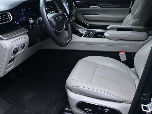 Used 2022 Jeep Wagoneer Series III w/ Flexible Seating Group image 17