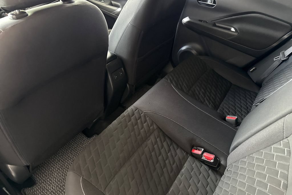 Used 2021 Nissan Kicks SV FWD image 7