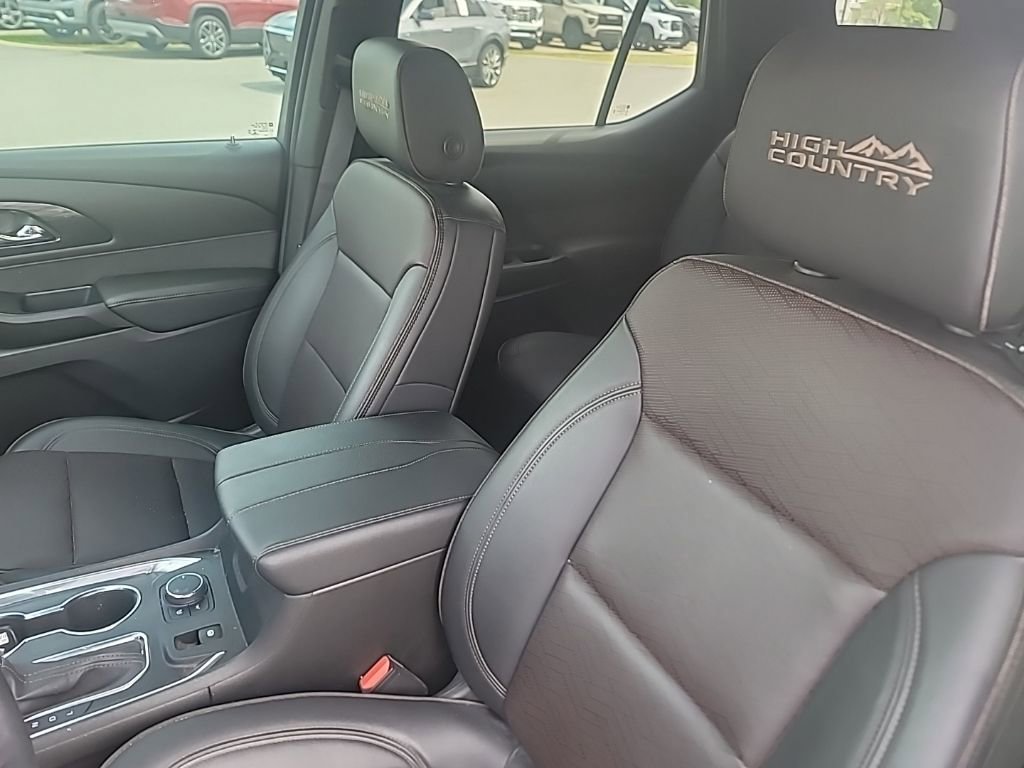 Used 2022 Chevrolet Traverse High Country image 9