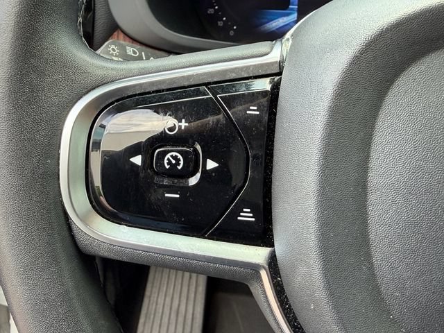 Certified 2023 Volvo XC60 B5 Plus w/ Protection Package Premier FWD image 26