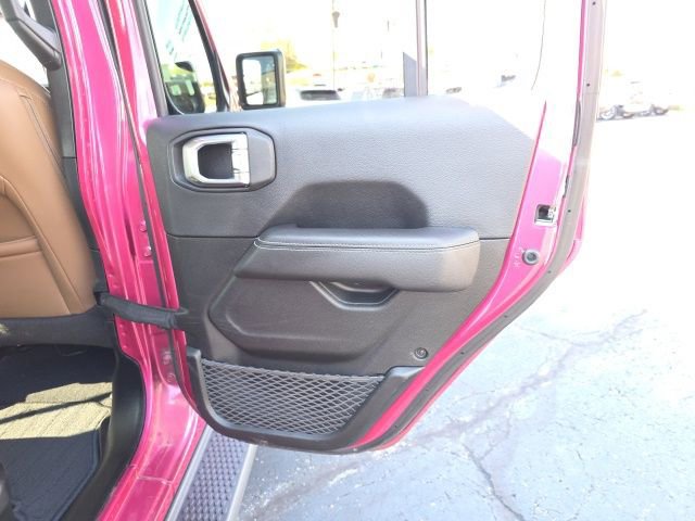 Used 2022 Jeep Wrangler Unlimited Sahara w/ Safety Group AWD/4WD image 44