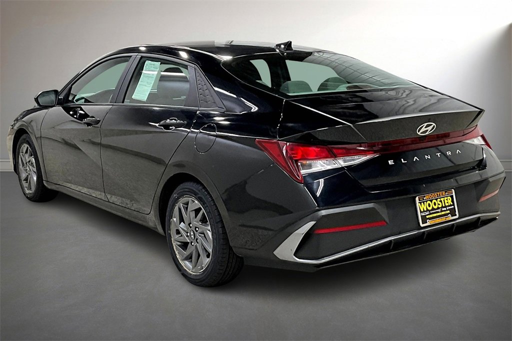 Used 2024 Hyundai Elantra SEL image 4