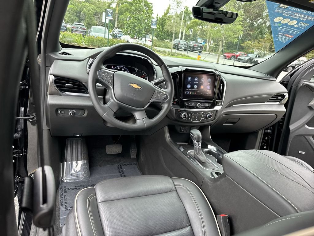 Used 2023 Chevrolet Traverse Premier FWD image 35