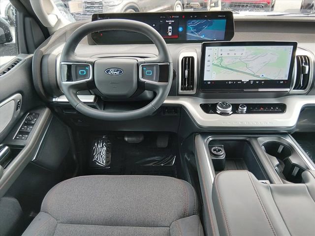 Used 2025 Ford Expedition Active RWD image 11