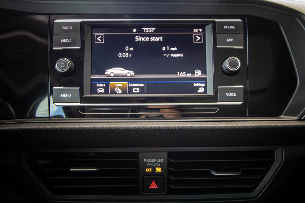 Certified 2022 Volkswagen Jetta SE image 40