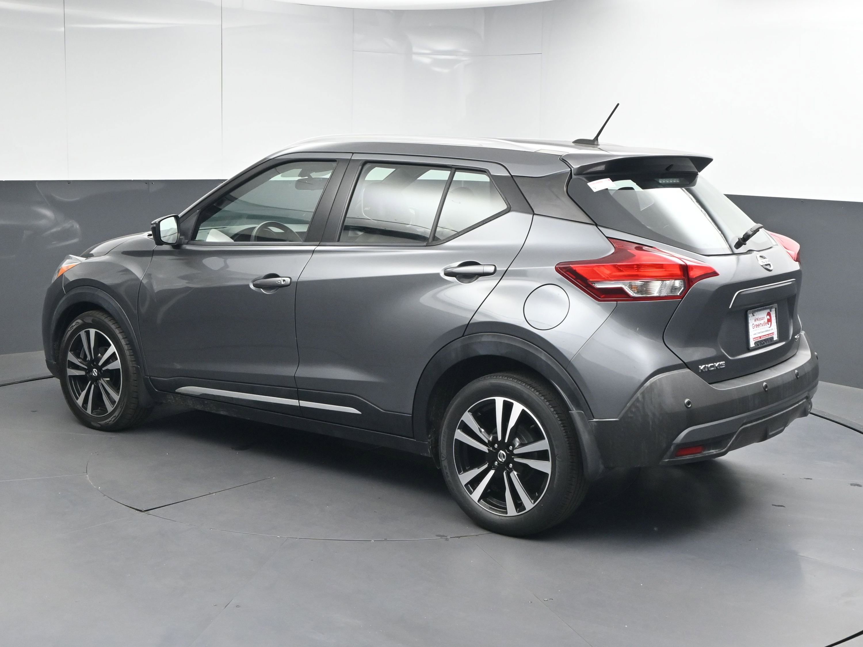 Used 2020 Nissan Kicks SR w/ SR Premium Package image 6