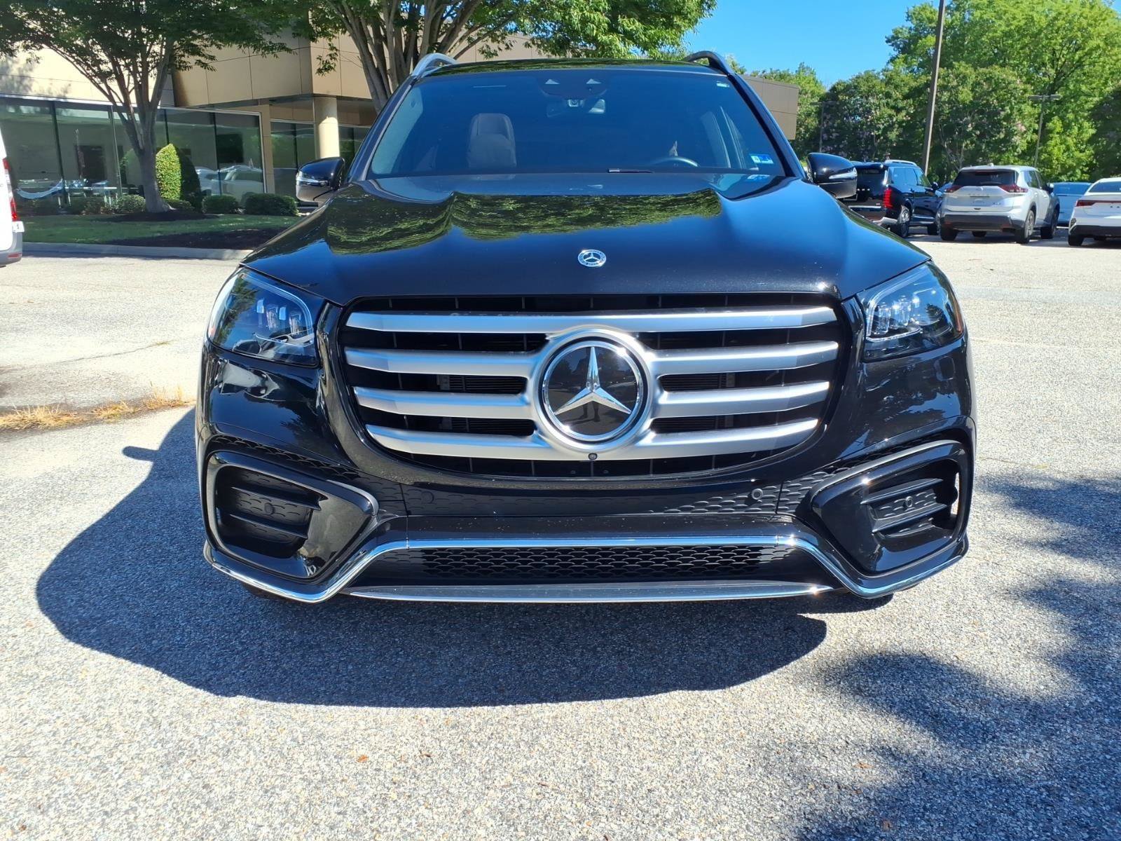 Used 2025 Mercedes-Benz GLS 580 4MATIC image 2