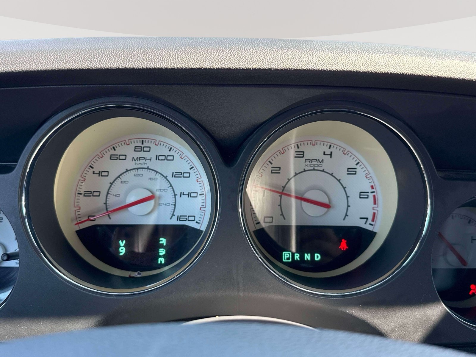 Used 2014 Dodge Challenger R/T RWD image 16