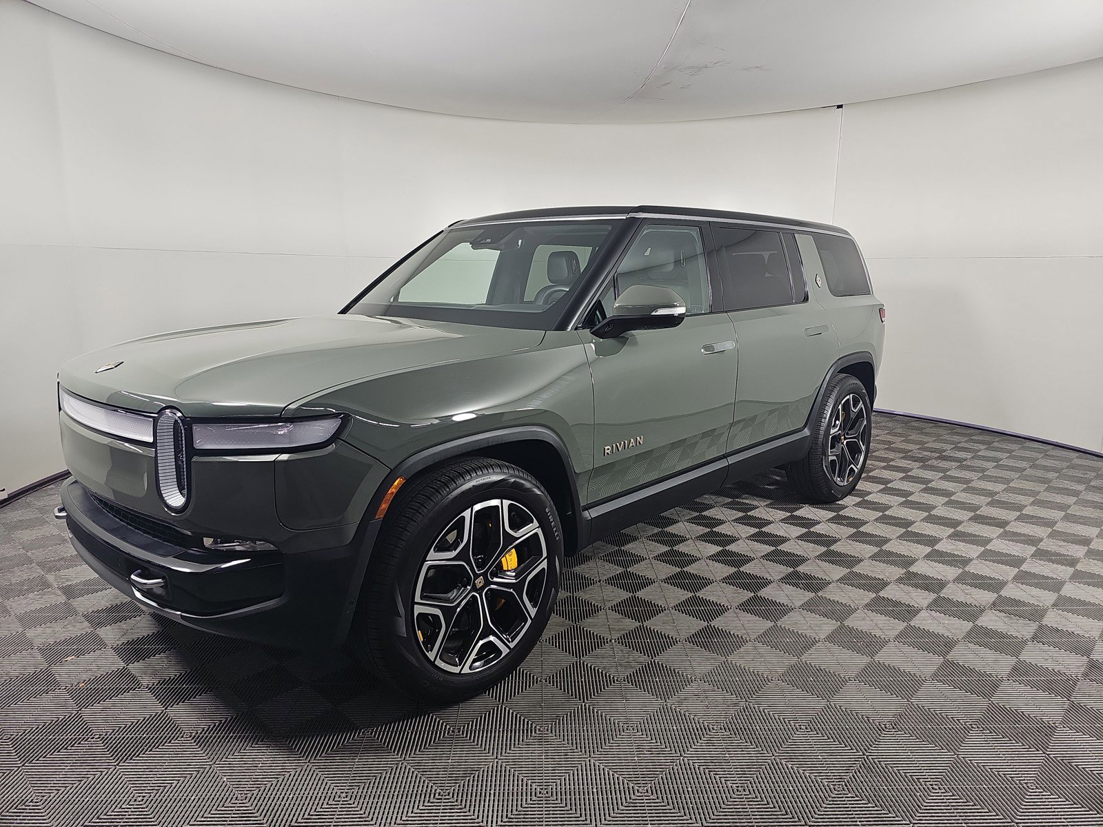 Used 2022 Rivian R1S Launch Edition image 1