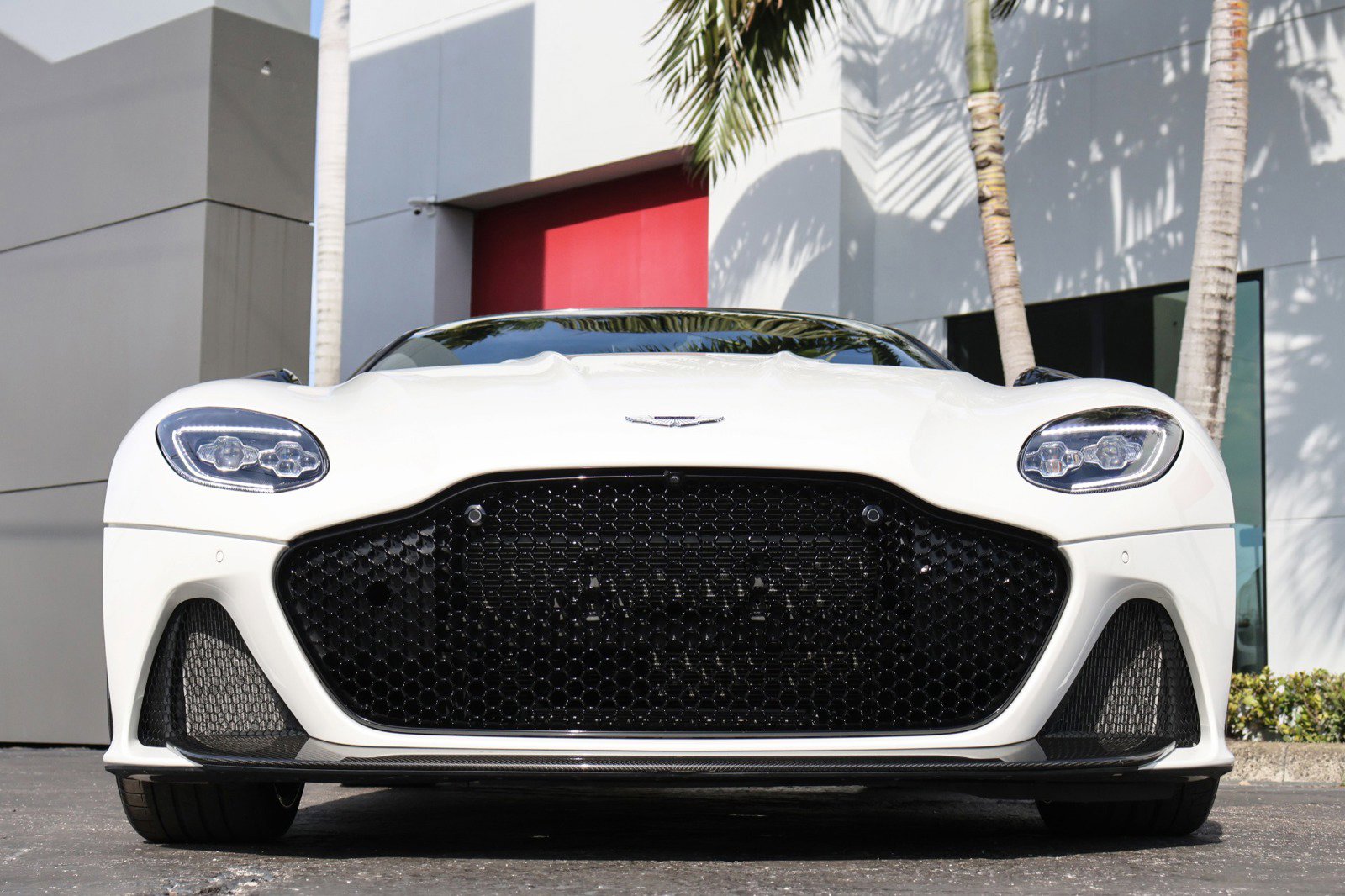 Used 2019 Aston Martin DBS Superleggera image 13