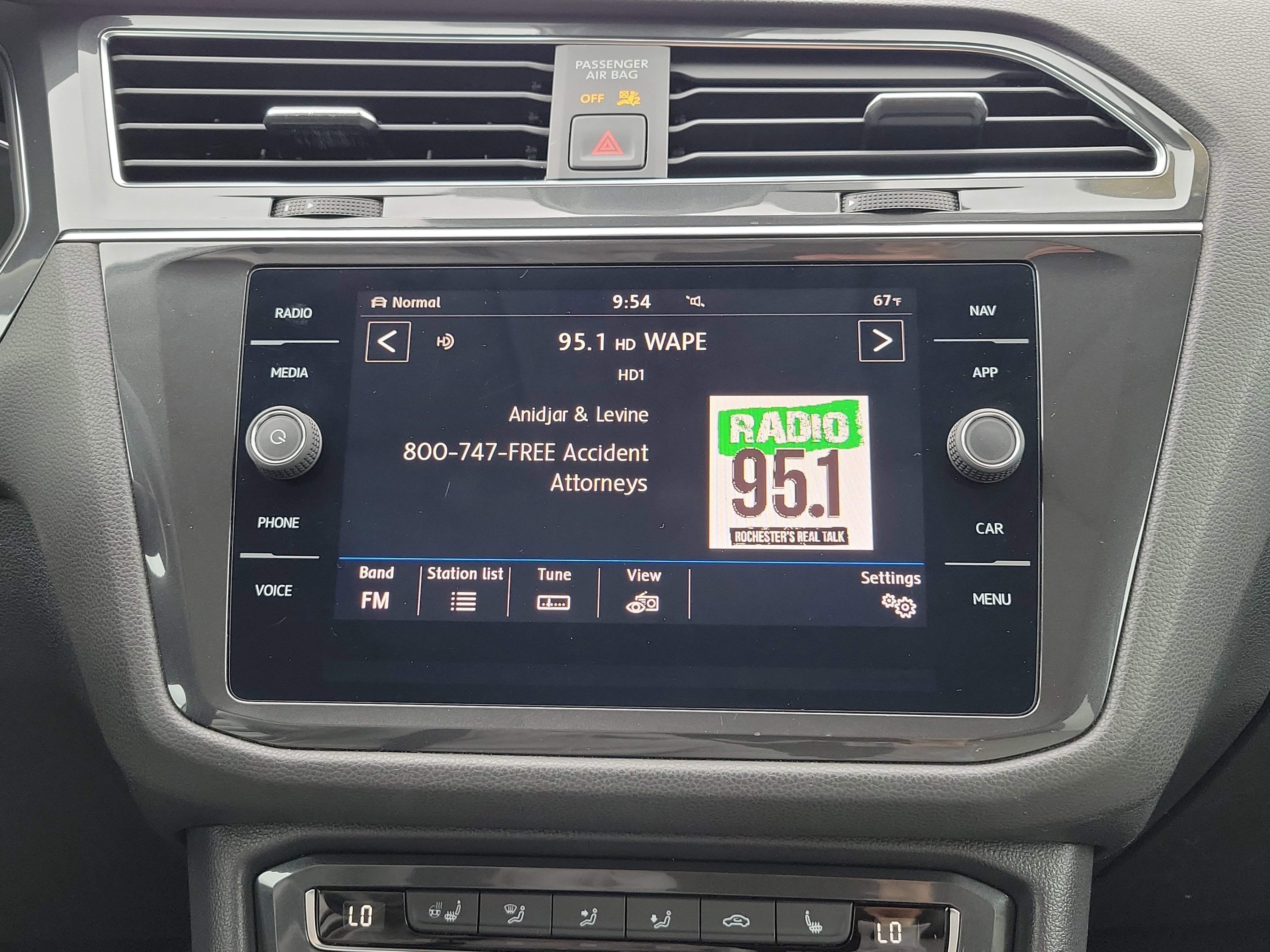 Used 2019 Volkswagen Tiguan SEL Premium image 33