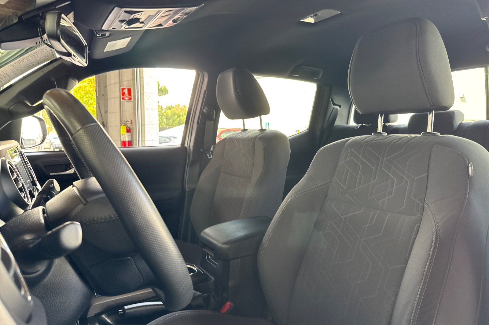 Used 2019 Toyota Tacoma TRD Off-Road w/ Technology Package AWD/4WD image 24