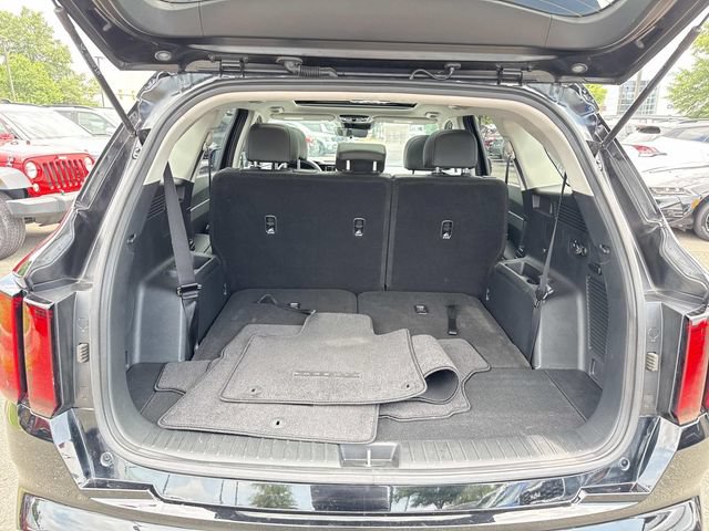 Used 2023 Kia Sorento S w/ Panoramic Sunroof Package FWD image 12