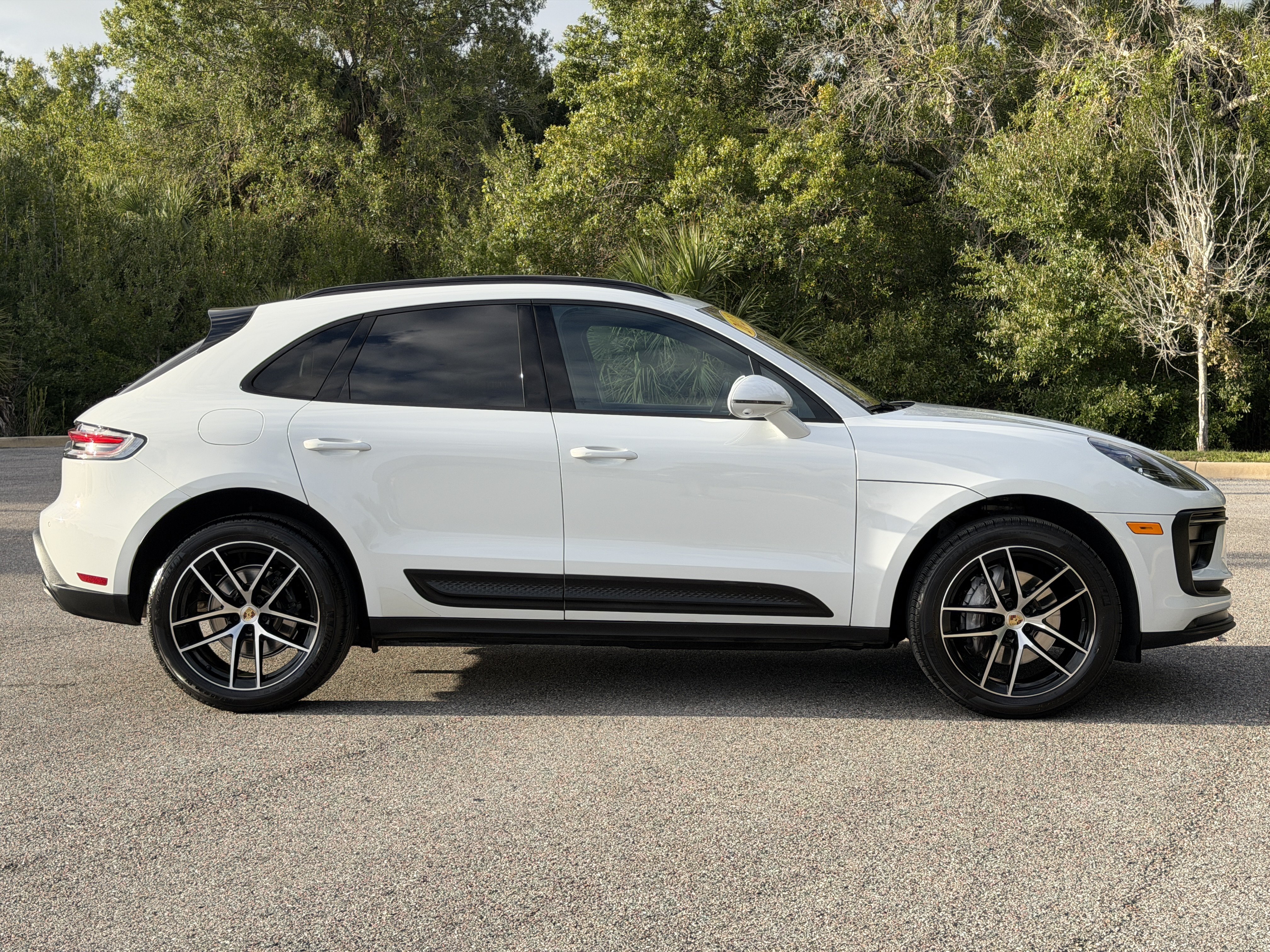 Used 2023 Porsche Macan AWD/4WD image 8