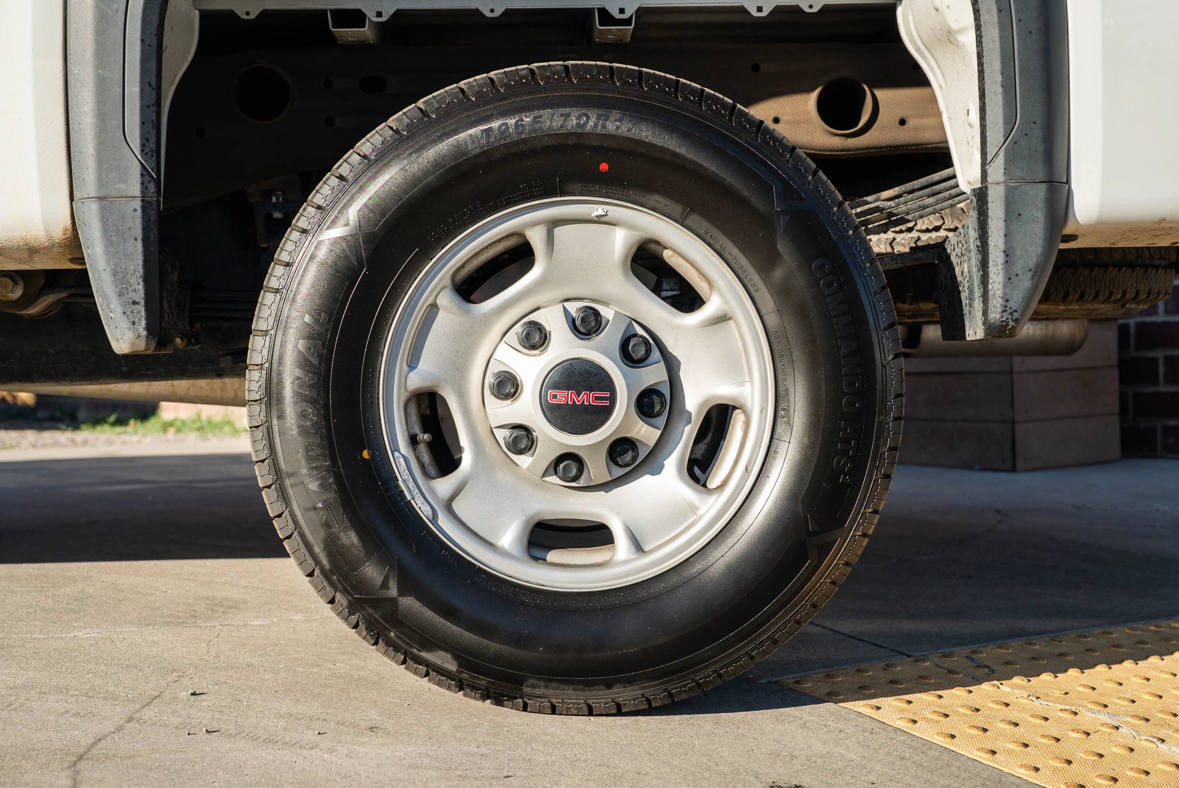 Used 2024 GMC Sierra 2500 Pro w/ Convenience Package AWD/4WD image 4
