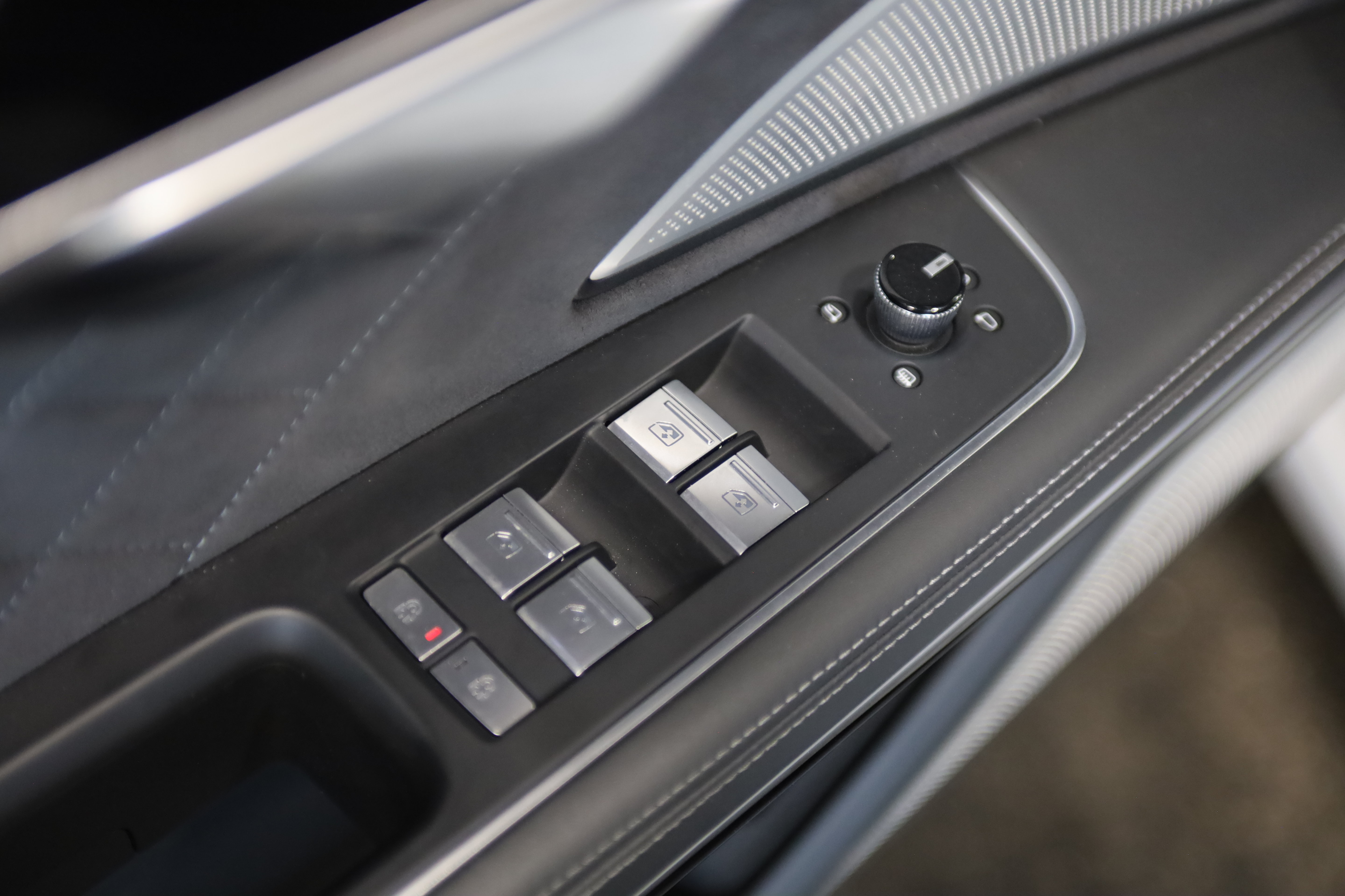 Used 2023 Audi S8 AWD/4WD image 12
