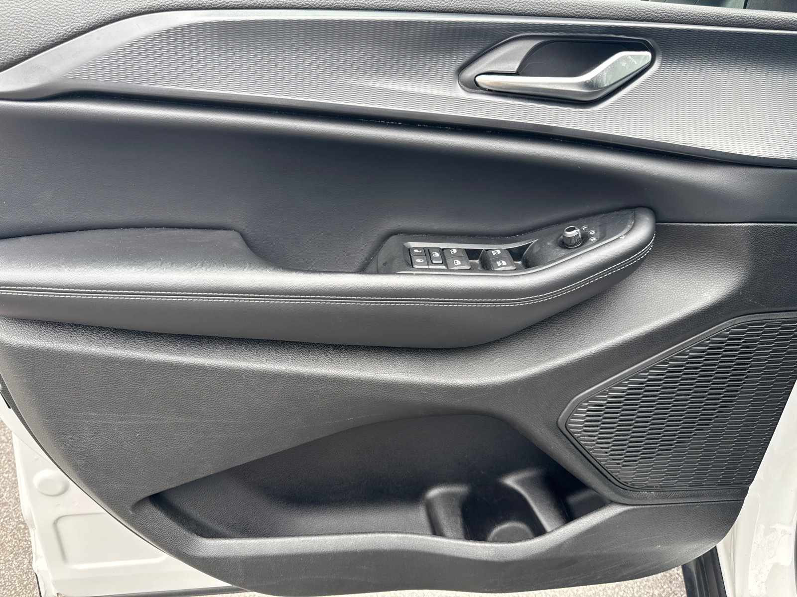 Used 2024 Jeep Grand Cherokee Laredo image 10