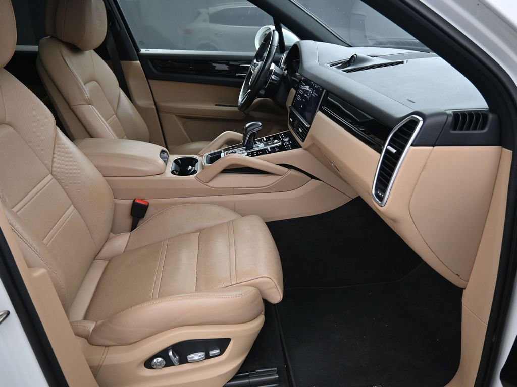 Certified 2020 Porsche Cayenne E-Hybrid image 26
