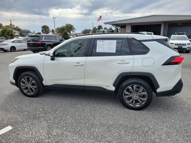 Used 2022 Toyota RAV4 XLE Premium image 13