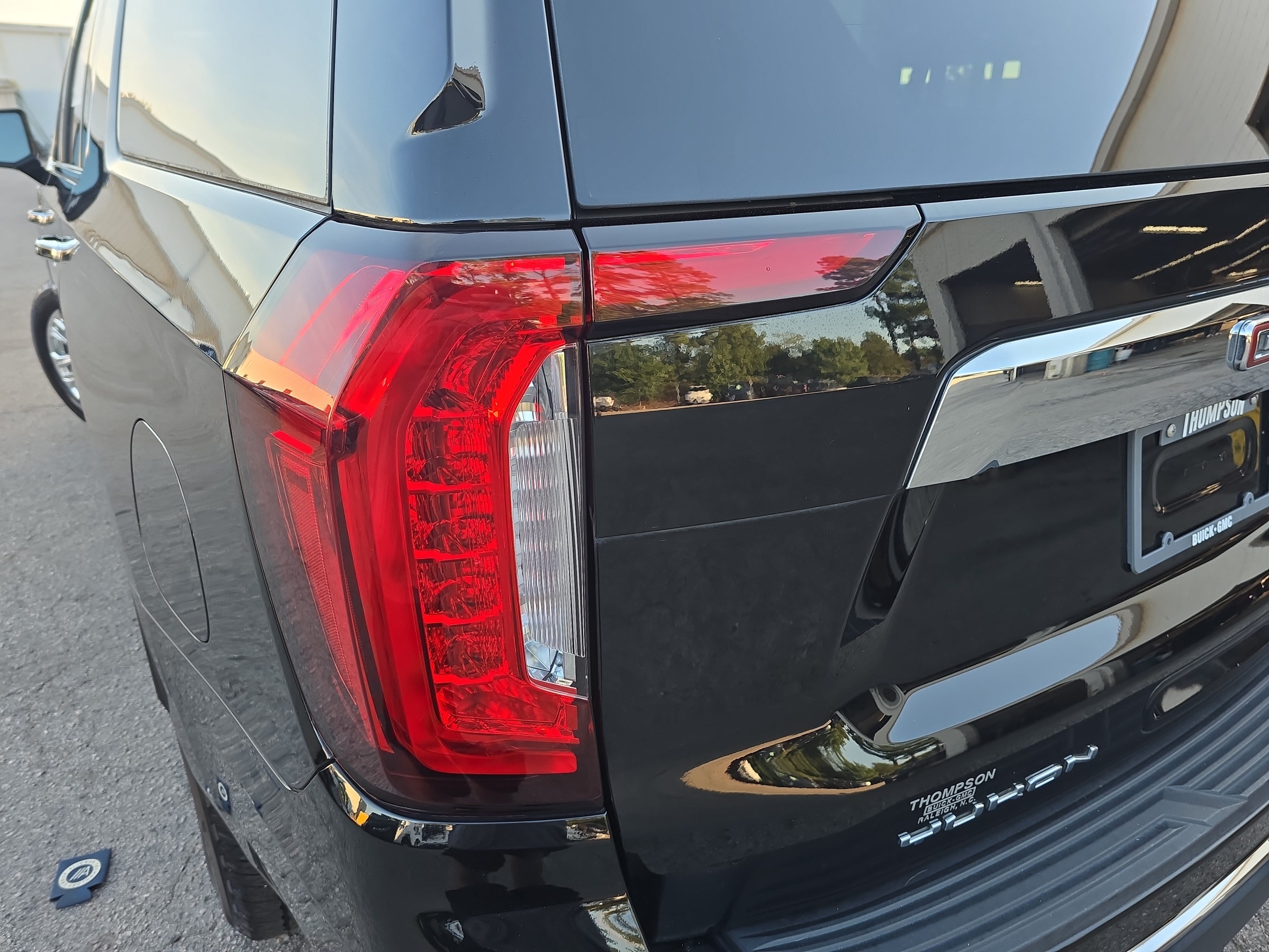 Used 2022 GMC Yukon XL SLT w/ SLT Premium Package AWD/4WD image 36